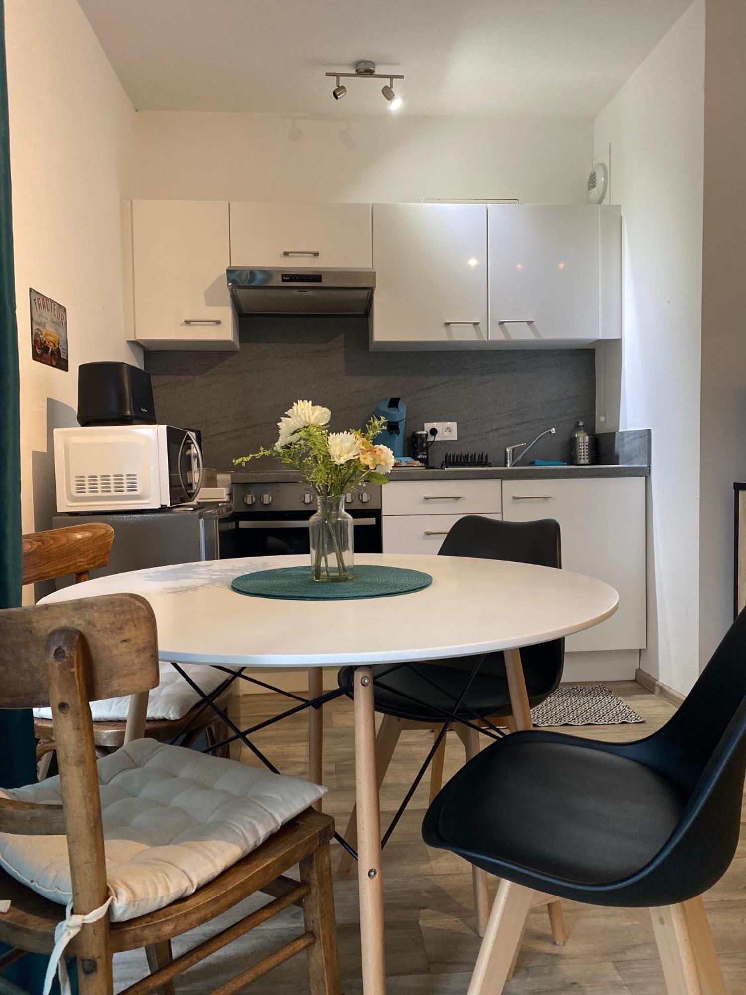 Moderne Equipe Wifi - Parking Gratuit - Proche De La Nature Apartment *